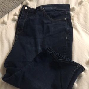 Plus size in NYDJ jean capris. Slim fit